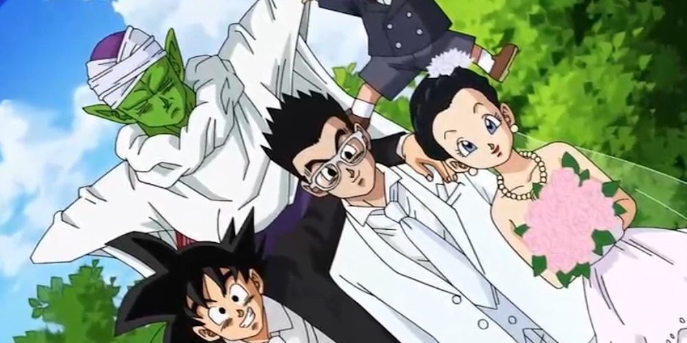 Foto do casamento de Gohan e Videl, com Goku e Piccolo, em Dragon Ball Super