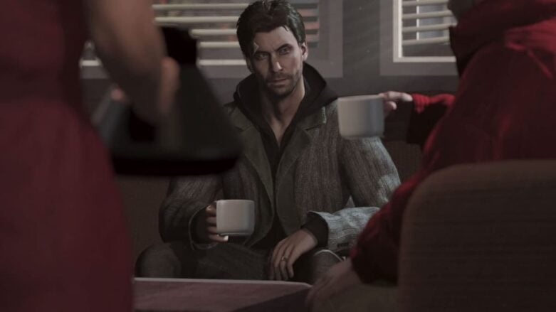 Alan Wake 2 segurando uma xícara em um café perto de pessoas