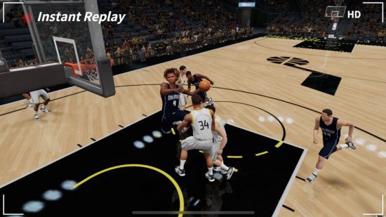 Captura de tela de um replay após marcar uma enterrada no NBA Infinite para uma prévia do jogo