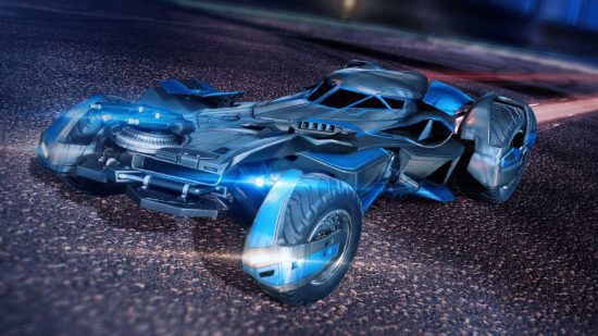 Captura de tela de um Batmóvel azul elegante para a lista dos melhores carros da Rocket League