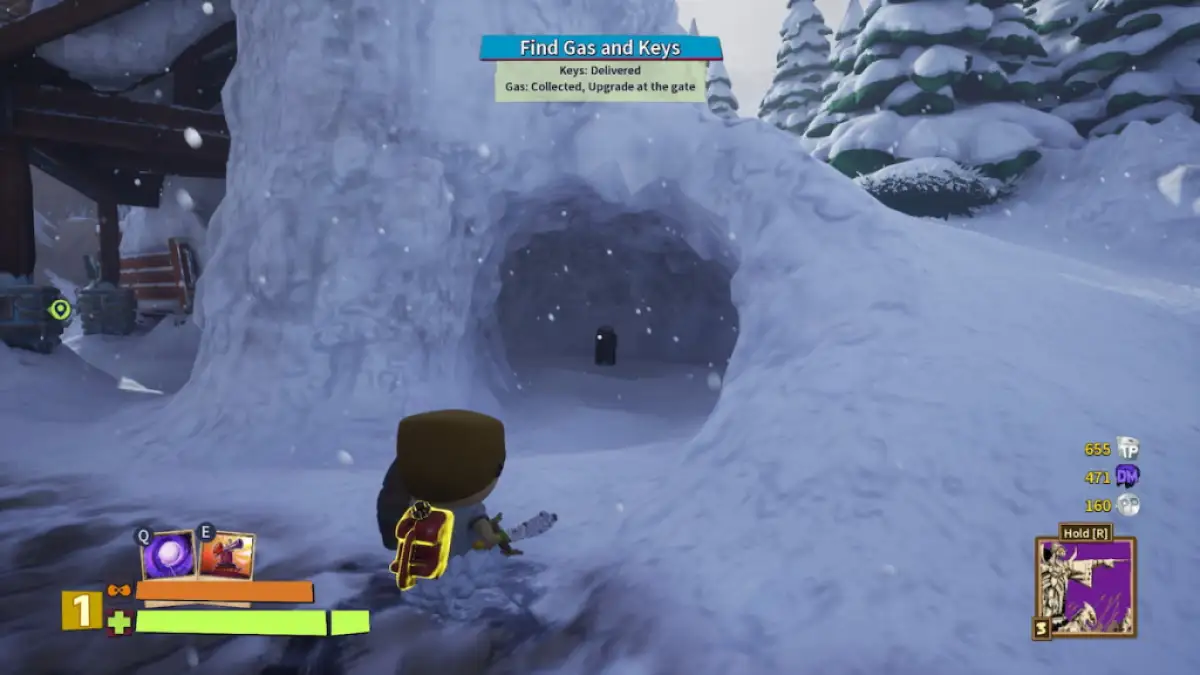 Jogador em frente a um pequeno túnel de neve olhando para uma mochila em South Park Snow Day