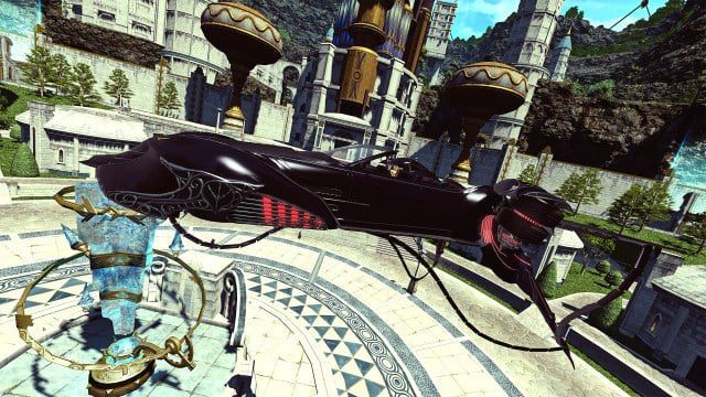 A monture colaborativa FFXV e FFXIV, la Regalia, une voiture noire pouvant acueiillir quatre personnes qui peut également voler