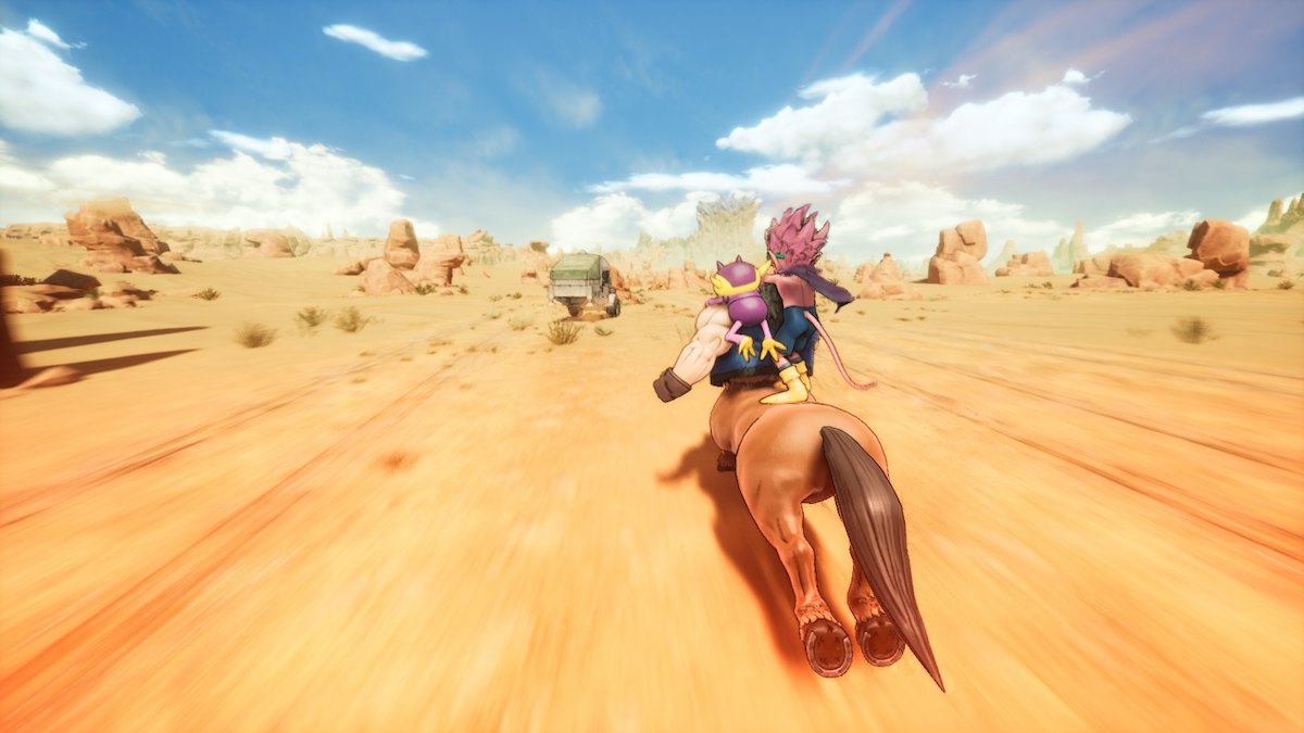 Uma captura de tela do jogo Sand Land mostrando a primeira cena de perseguição do jogo, com Beelzubub cavalgando nas costas do Centauro enquanto perseguia o veículo de um humano.