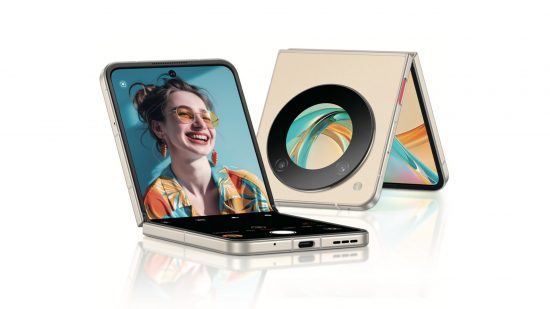 Imagem personalizada para o lançamento do Nubia Flip 5G com uma imagem promocional do telefone mostrando-o dobrado de diferentes maneiras