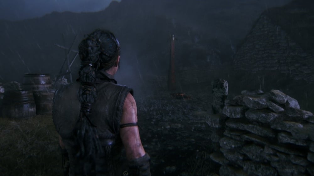 Lorestone no assentamento no topo da colina em Hellblade II