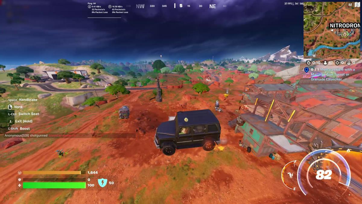 Veículo SUV ganhando tempo de transmissão em Fortnite