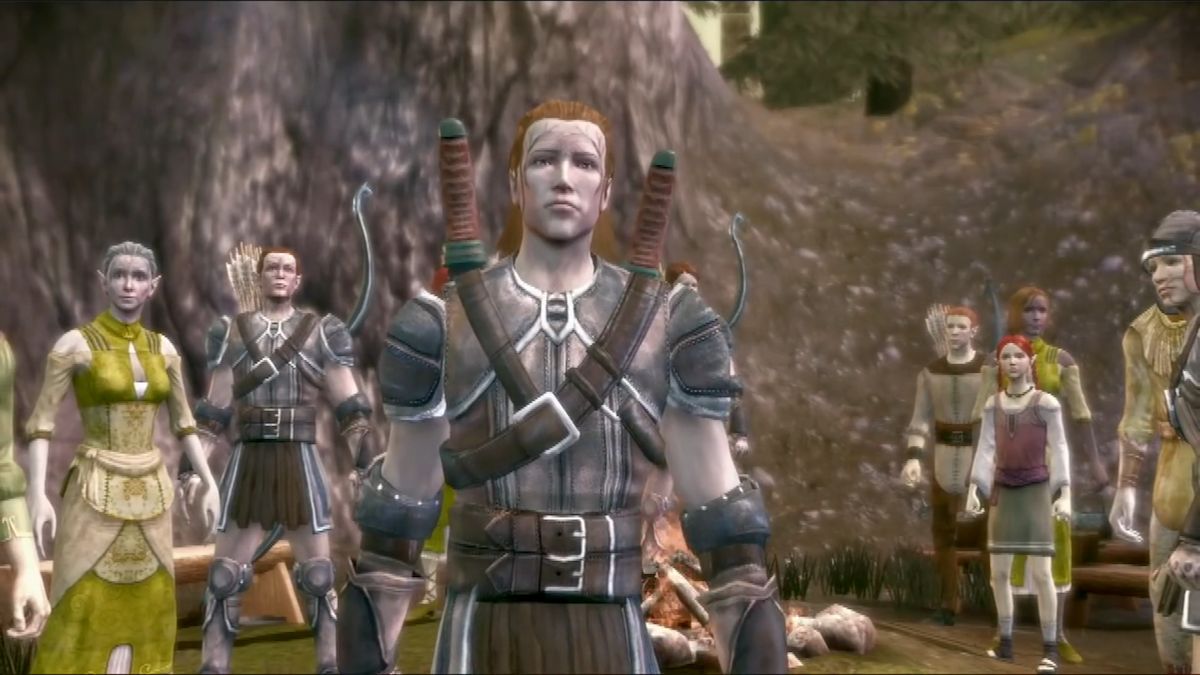 Um guerreiro elfo Dalish saindo de casa no trailer Dalish Origins de Dragon Age: Origins