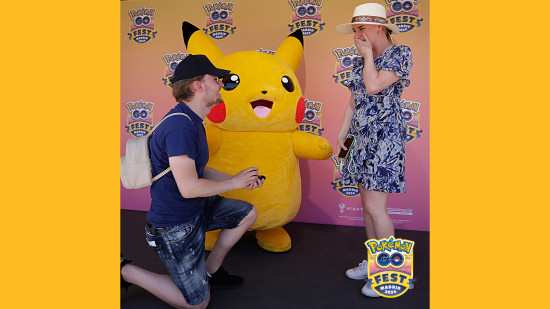 Pokémon Go Fest: Uma imagem de Joris e Louise no Pokémon Go Fest ficando noivos.