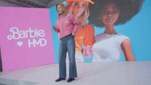 O celular flip da Barbie da HMD é de plástico, mas ele é fantástico?