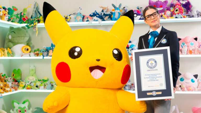 Pokémon bate recorde mundial em transmissão ao vivo e doa 20 mil cartas para instituições de caridade