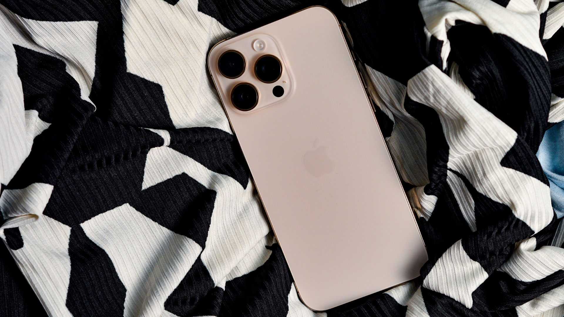 Compre um iPhone 16 Pro Max por apenas US$ 5,56 por mês com esta oferta