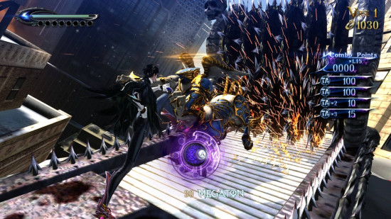 Bayonetta 2 Review - Bayonetta atirando em um grande monstro com a palavra 'megaton' abaixo dela